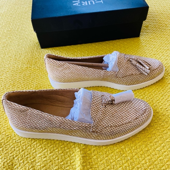 Naturalizer Rosalie metallic with tassels shoe - Picture 3 of 9